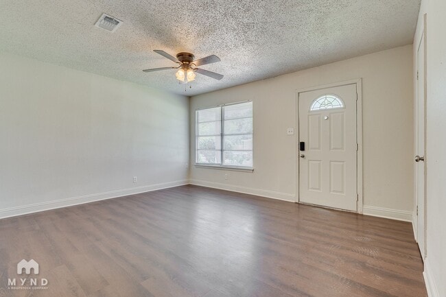 Photo - 5054 Virgil St