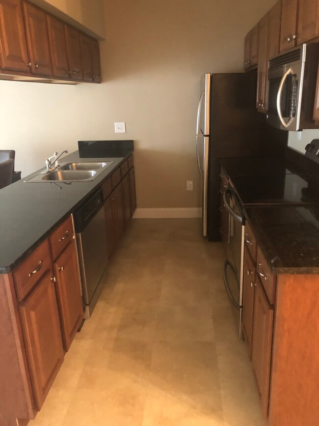 2325 Suncrest Vlg Unidad 2325 Suncrest