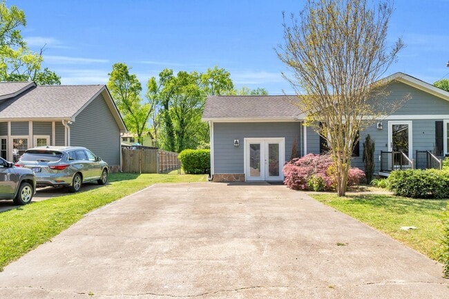 Photo - Beautiful Red Bank Home!