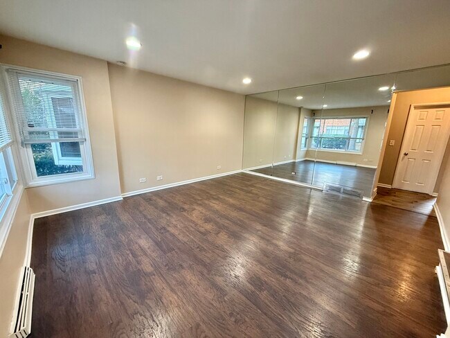 Photo - 4926 Crain St