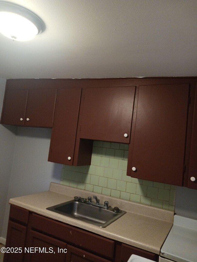 Photo - 1145 W 25th St