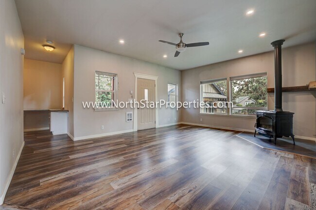 Photo - Wonderful Bend Property Close to Mountain ...