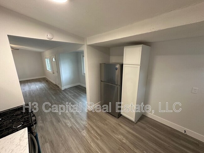 Photo - 3045 Dale Ave