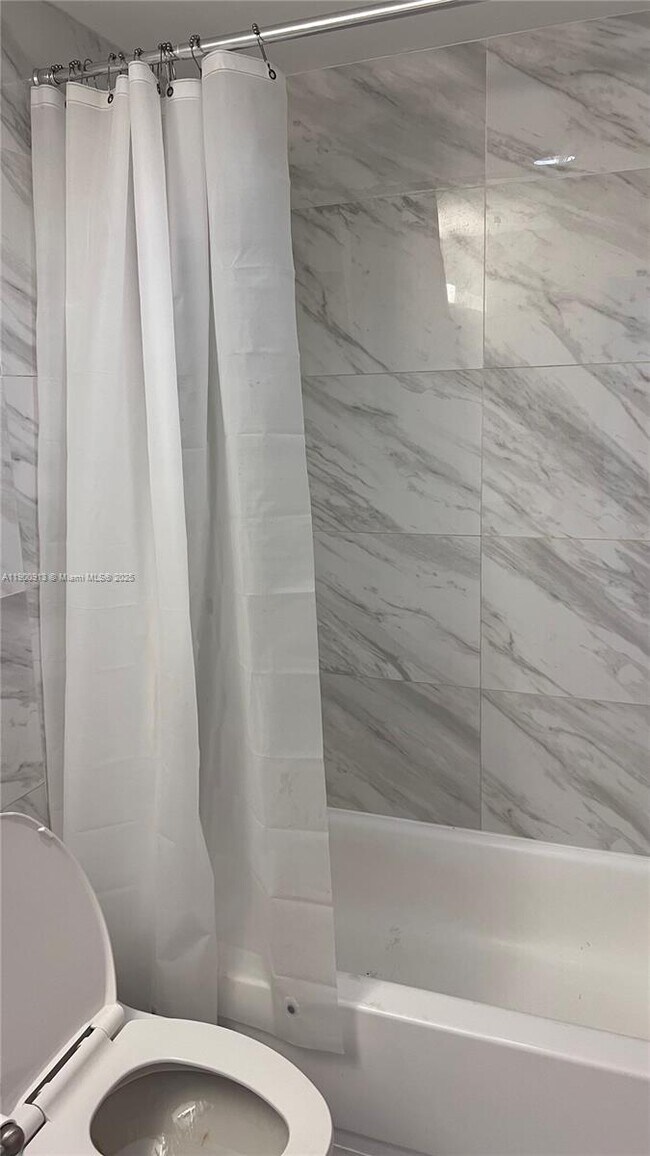 Photo - 400 Kings Point Dr Unidad 1416