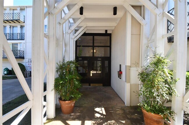 Photo - 2333 Bering Dr Unit 123