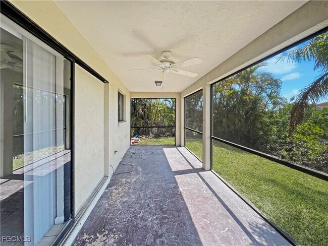 Building Photo - 4530 SW 10th Ave Unit 101