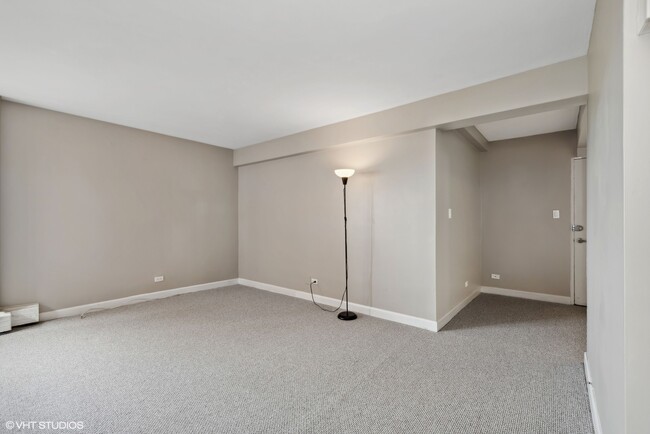 Photo - 4950 N Marine Dr Unit 1001