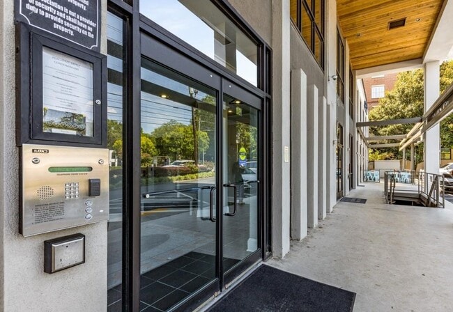 Photo - 2285 Peachtree Rd NE Unidad 608