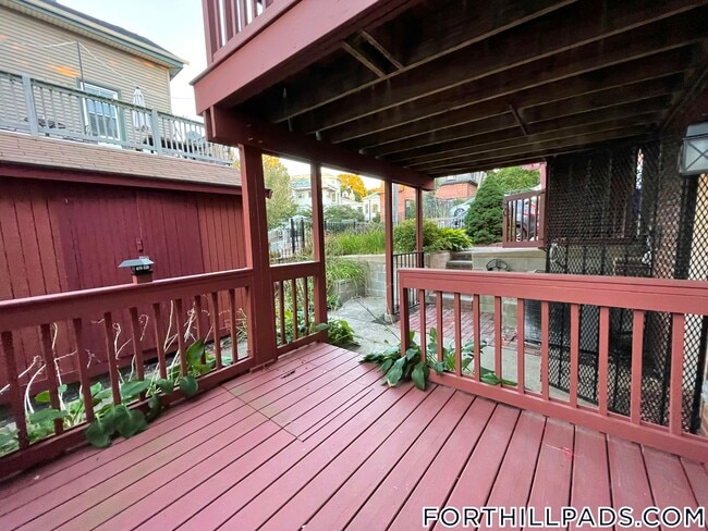 35 Fort Ave Unit B