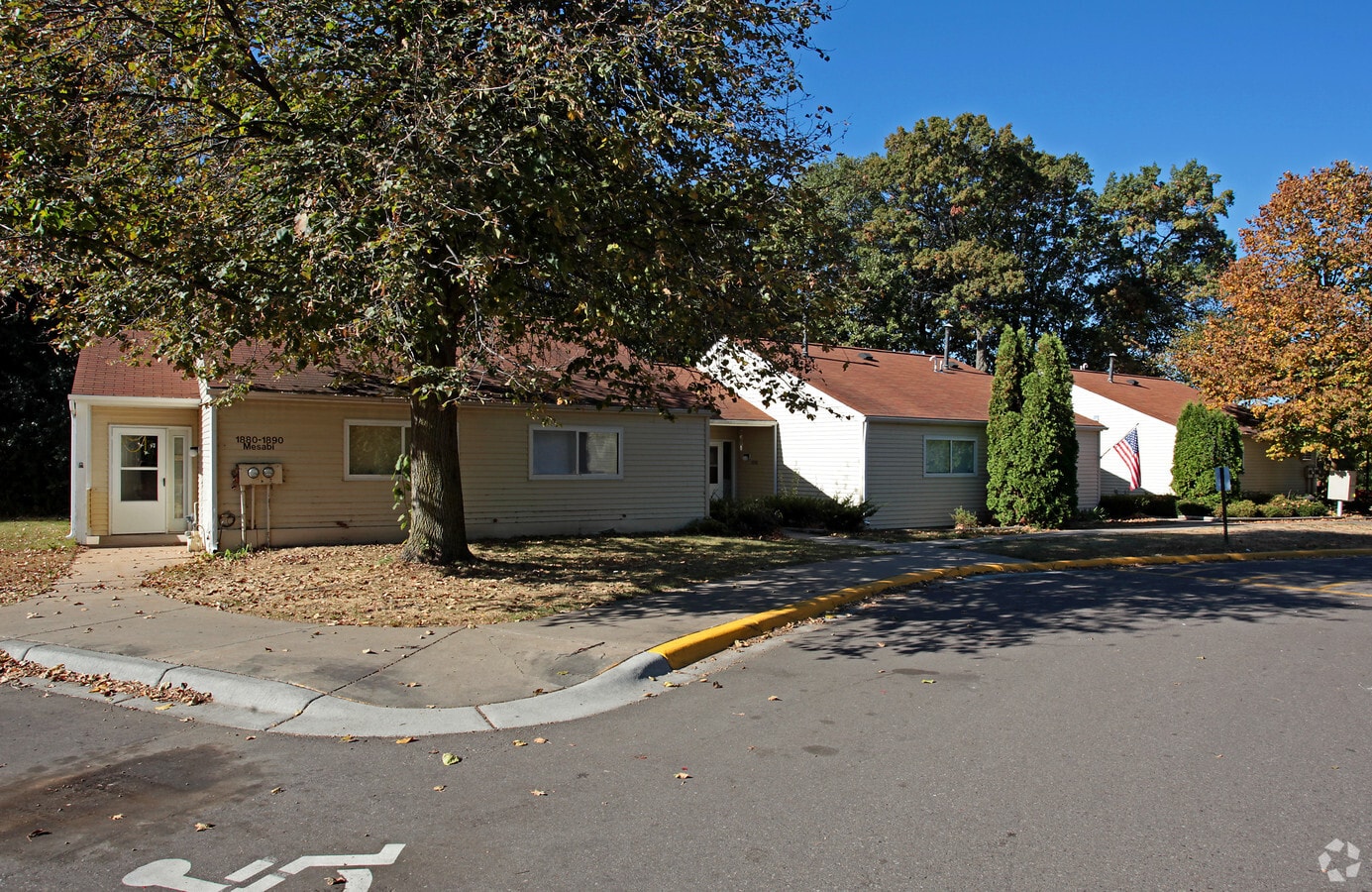 Maple Knoll - Maple Knoll Apartments