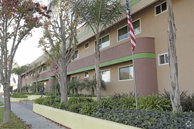 Flamingo Apartments - Flamingo Apartments