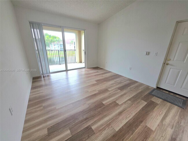 Photo - 8070 N Nob Hill Rd Unit 208
