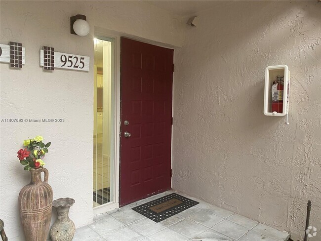 Building Photo - 9525 SW 138th Pl Rental