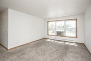 2BR, 1BA - 850 SF