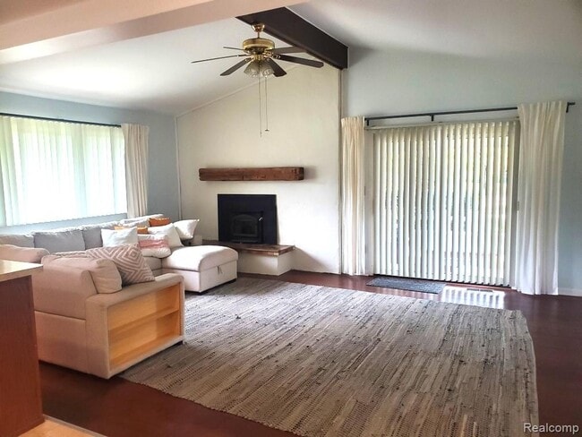 Photo - 37515 Agar Dr