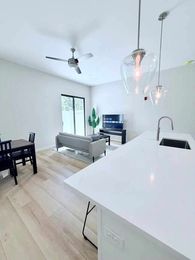 821 16th St N Unit 104