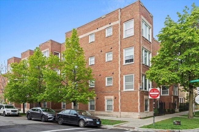 Photo - 6750 N Greenview Ave Condo Unit G
