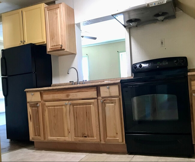 Photo - 575 White Mountain Hwy