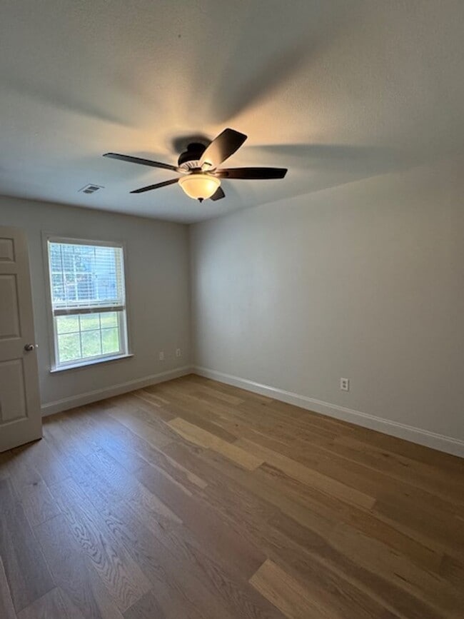 Photo - Welcome to this Single-Story Living with 3...