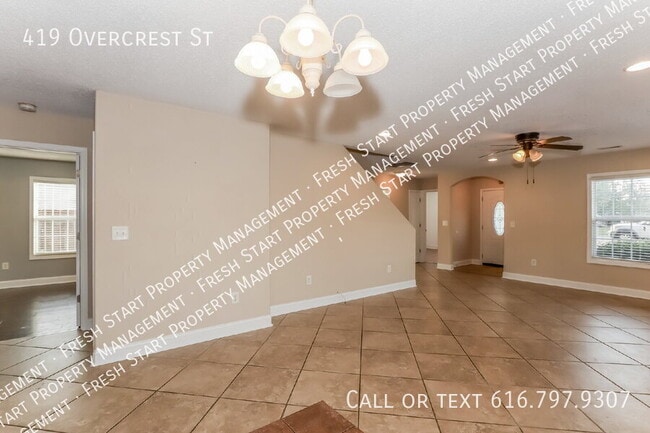 Photo - 419 Overcrest St