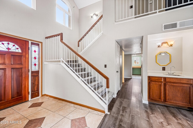 Photo - 610 N Rosemont Cir