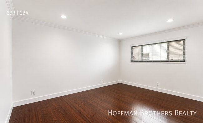 Photo - 8730 Charleville Blvd Unidad 102