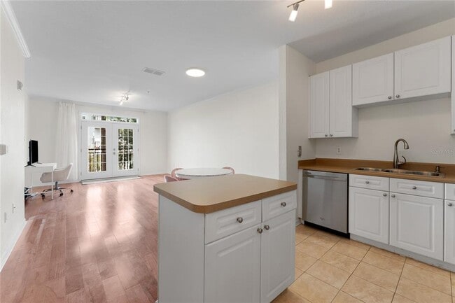 Photo - 4221 W Spruce St Unit 1311