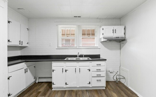 Photo - 7918 Page Ave