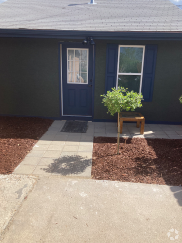 Building Photo - 2760 Eppinger Blvd Rental
