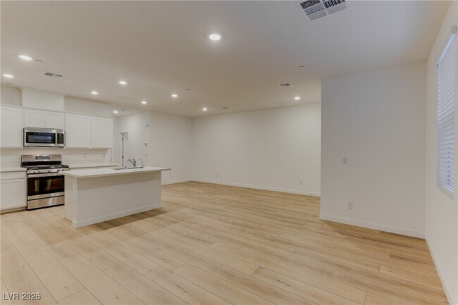 Photo - 134 Laguna Cmns Ln