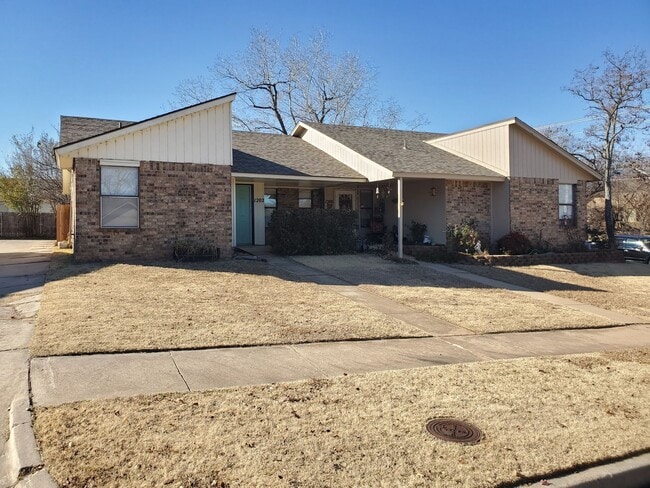 Building Photo - (2) Bed/(2) Bath SE Norman Avail NOW!