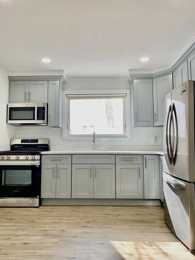 Photo - 336 Scranton Ave Unit 1