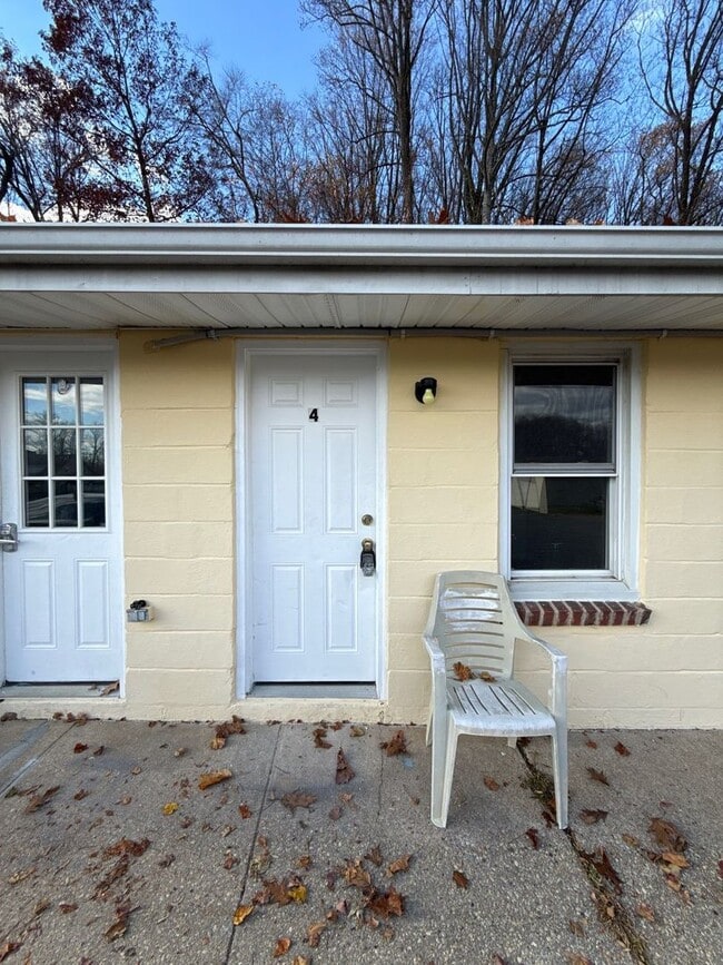 Building Photo - 12102 Belair Rd Unit Motel 3