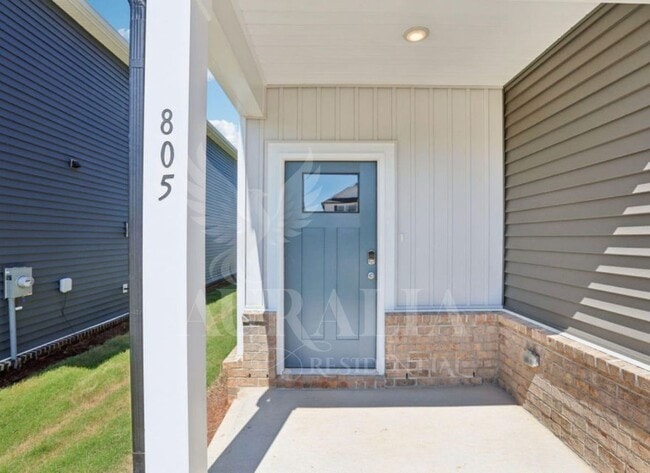 Photo - 805 Ottawa Dr