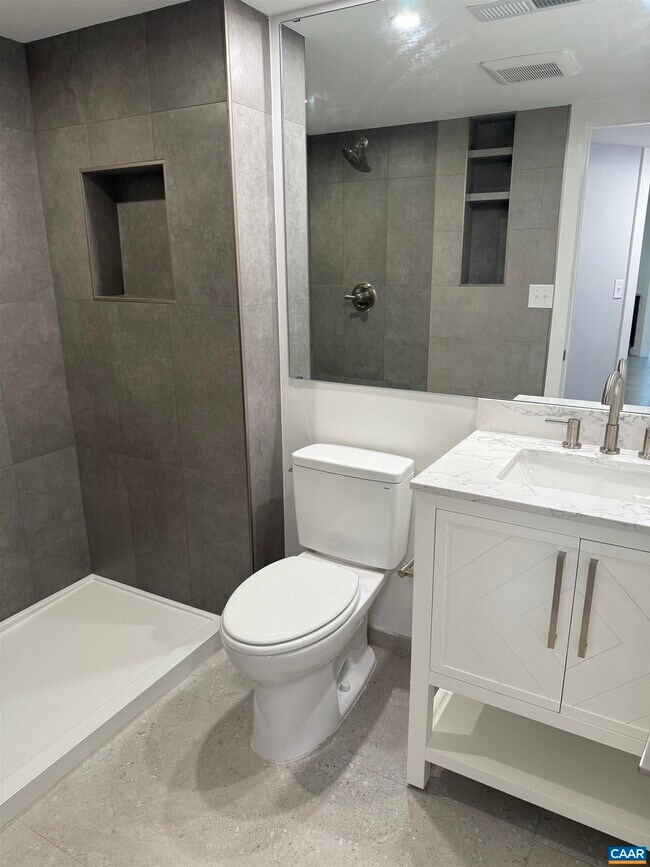 2108 Jefferson Park Ave Unit B