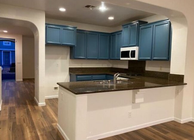 Photo - Amazing (Natomas) 4/2 Single Story!  Please read ad for viewings.