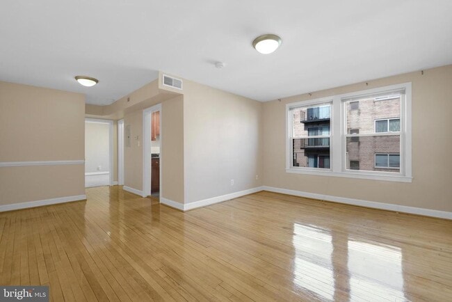 Building Photo - 4420 1st Pl NE Unit 22 Rental