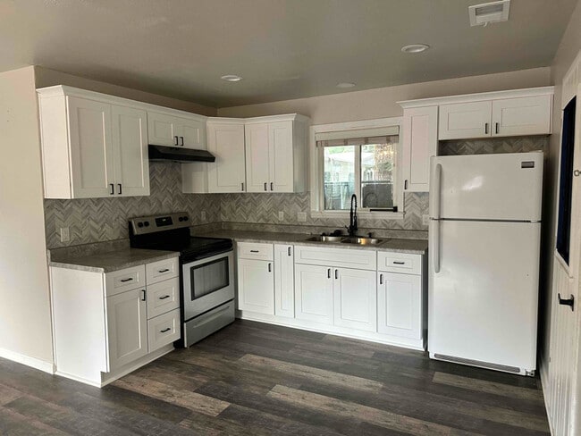 Photo - 2041 Aspen Dr