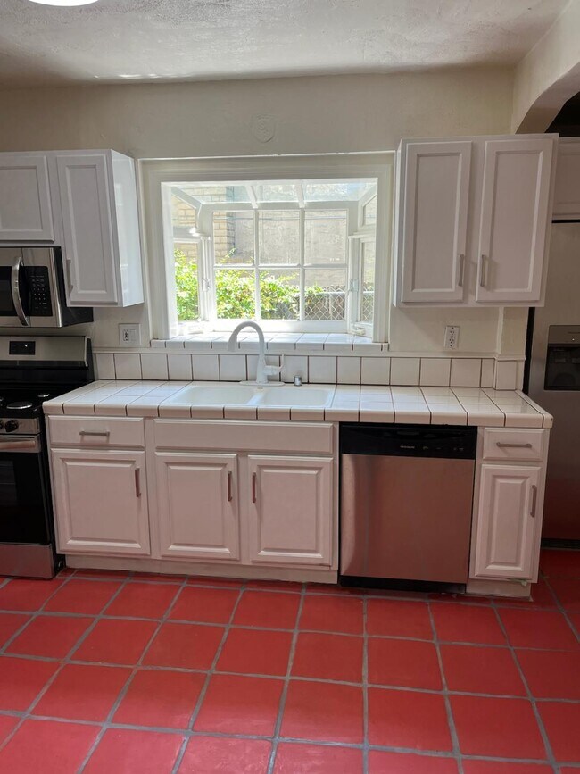 Photo - 3836 Laurel Canyon Blvd