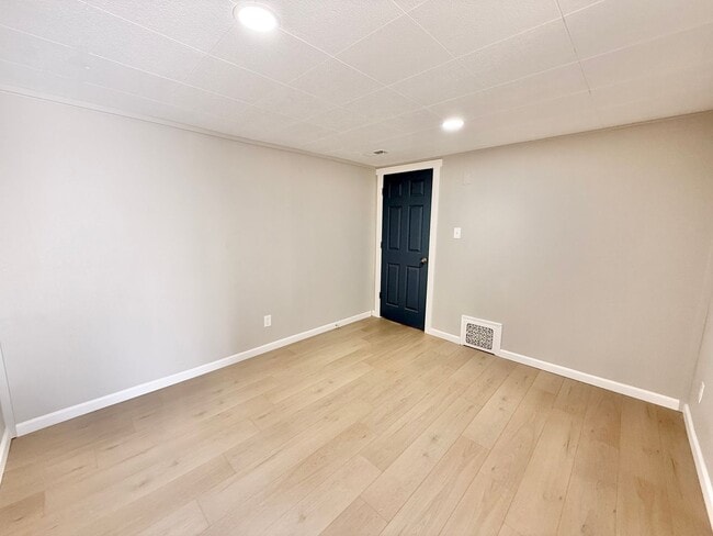 Photo - 1041 Lake Ave Unit 3