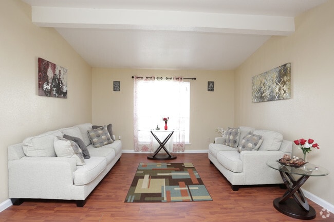 Interior Photo - Falls of Kirkwood