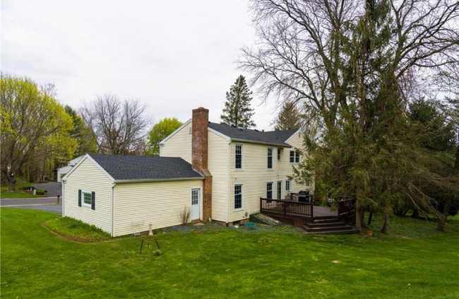 4 Old Forge Ln