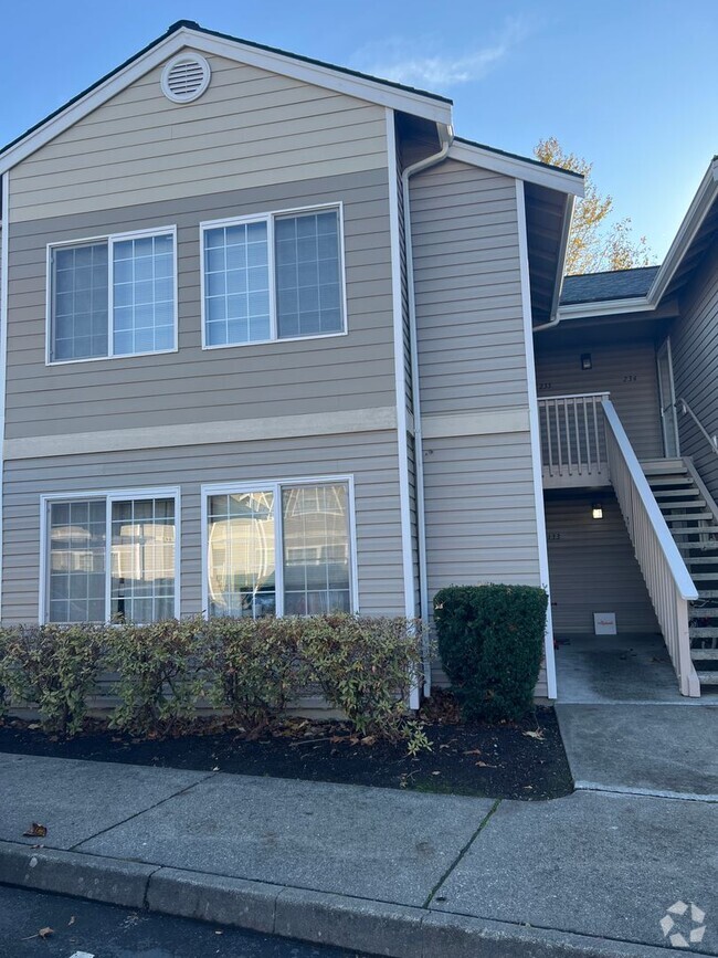 Building Photo - 2 Bed, 2 Bath Condo in Cordata with Brand ...