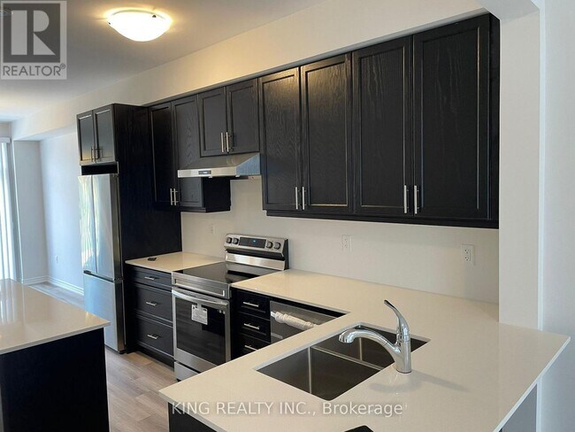 Photo - 290 Equestrian Way