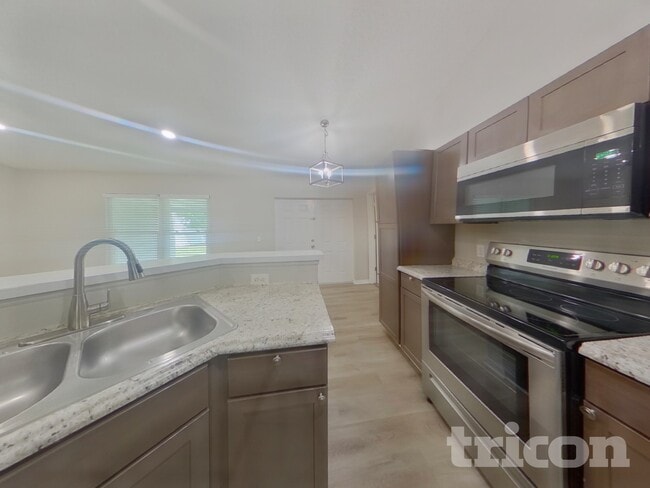 Photo - 250 Canterbury Ct
