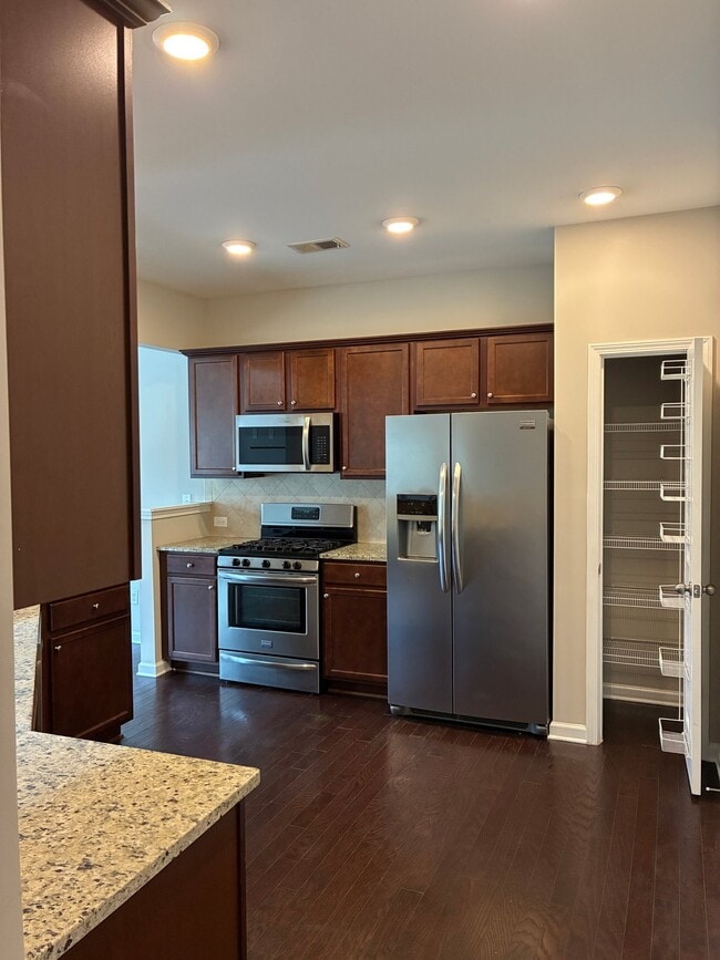 Photo - 1335 Hampton Oaks Dr