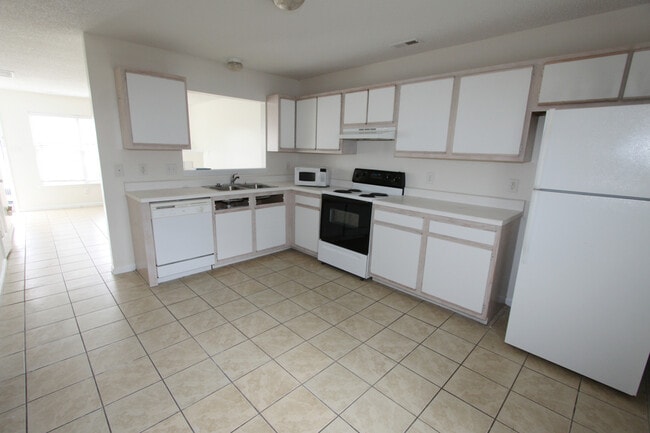 Photo - 106 Pinegrove Ct