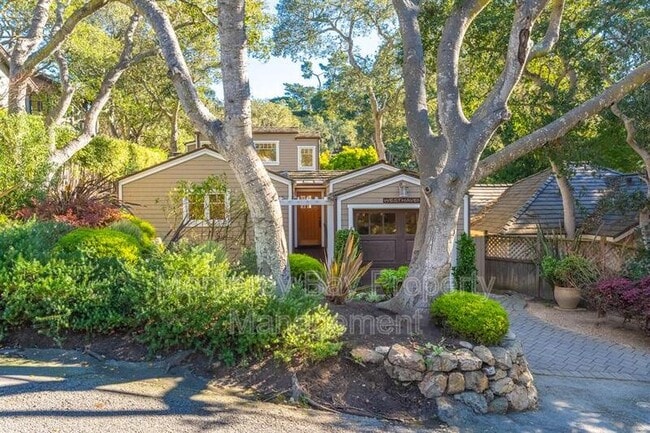 Building Photo - Monte Verde 2 NE of 4th Ave