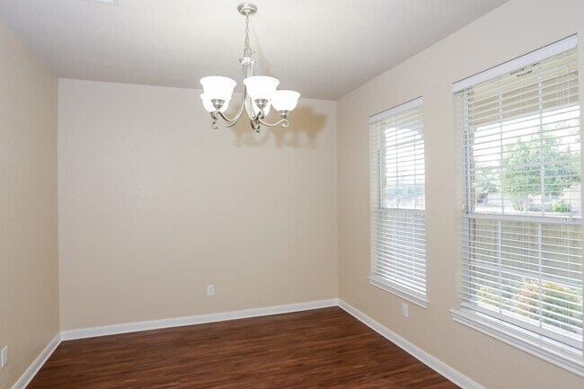 Photo - 8410 Western Way