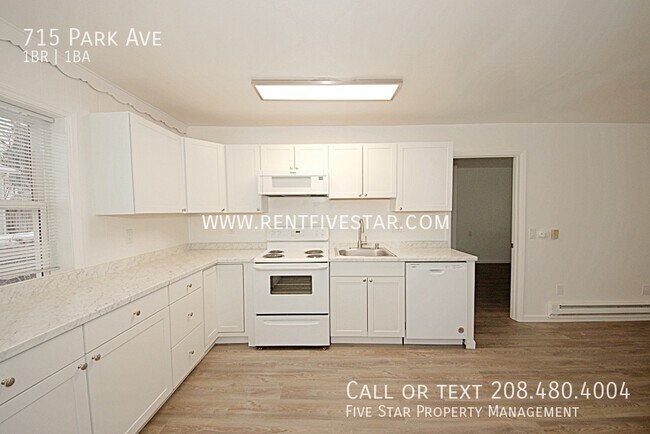 Photo - 715 Park Ave